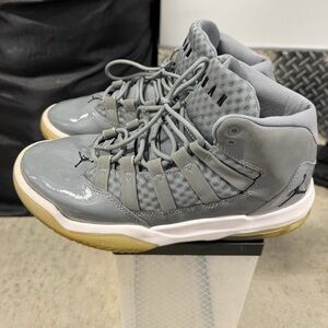 Air Jordan Max Aura 'Cool Grey'